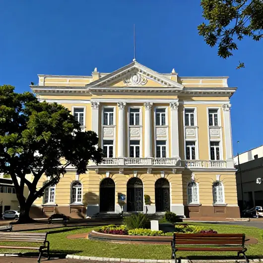 Telefones Úteis